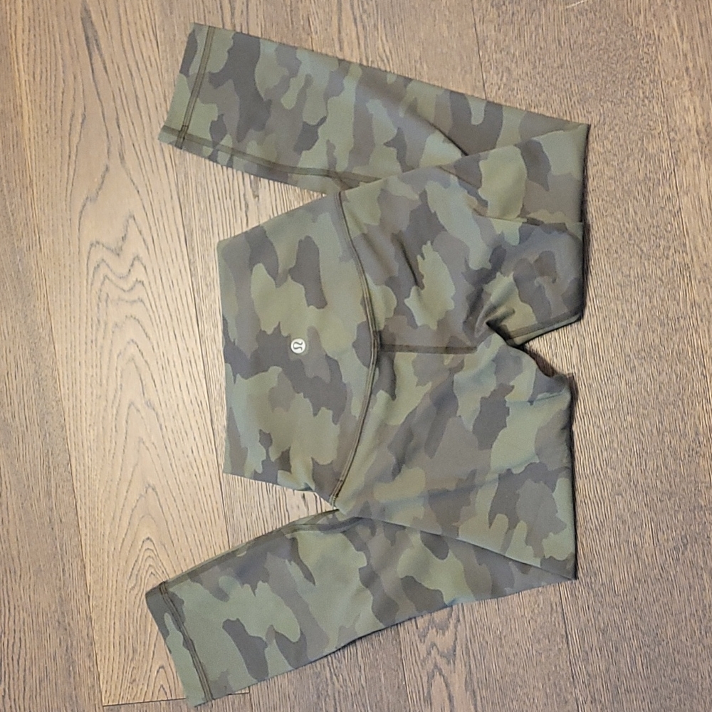 Lululemon Camo Green Align Crop 21 Inch